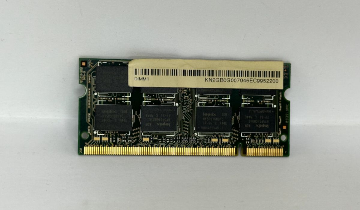 Hynix 2GB DDR2 800MHz PC2-6400S Laptop Ram (HY5PS1G831C / KN2GB0G007945EC9952200)